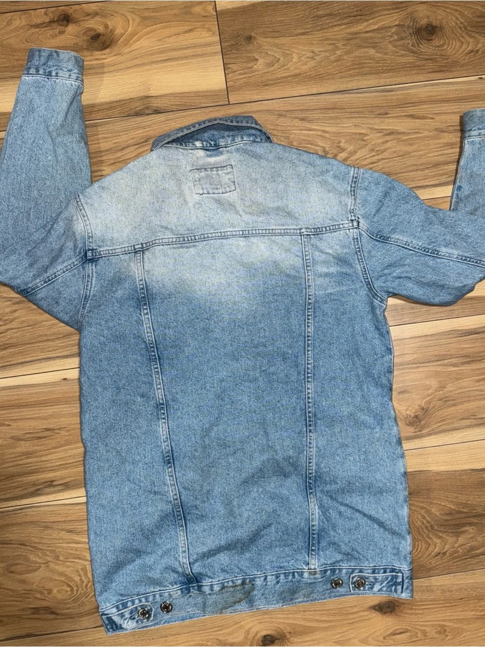 Forever 21 womens denim jacket sz. small light wash trucker Trench Coat distress